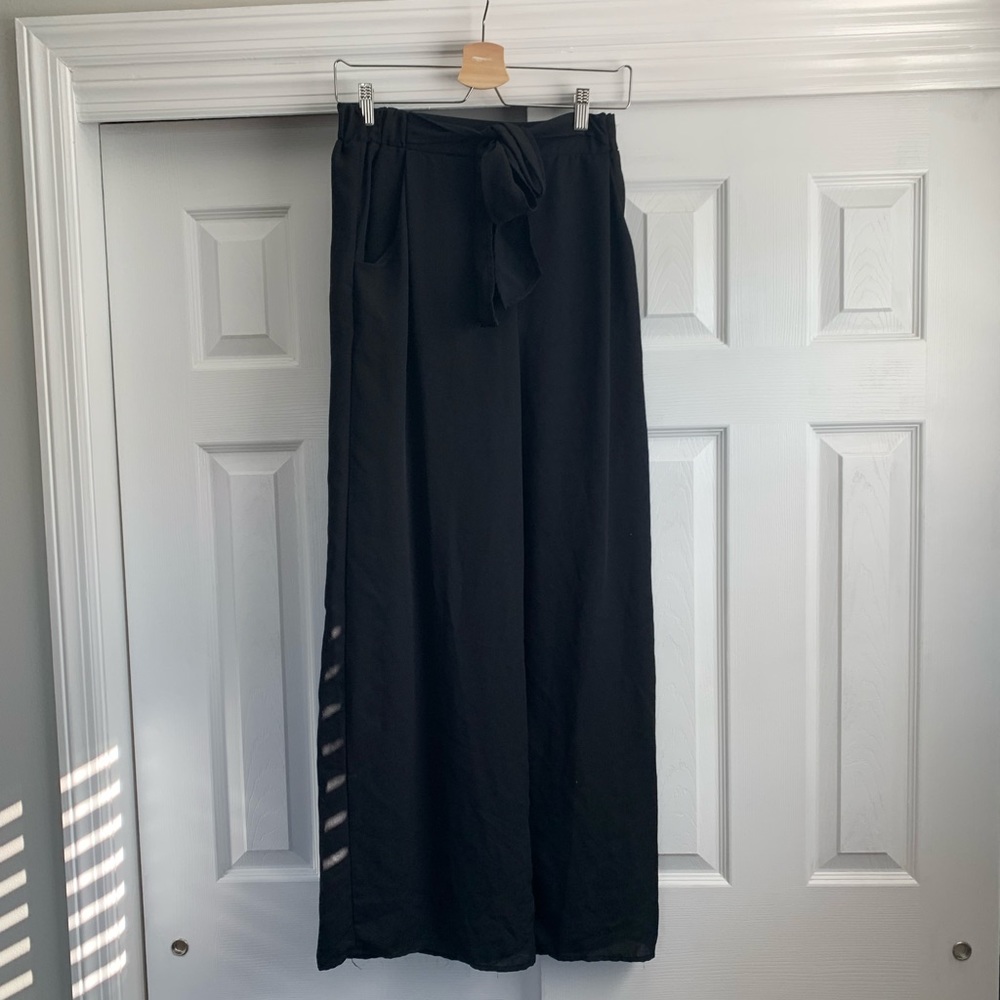 Sienna Sky wide leg tie waist flowy pants medium